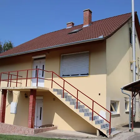 Lejlighed Grosses Ferienhaus Plattensee Balaton - Nyaralo Haz 6 Szobaval, 5 Fuerdoszobaval, 3000 Nm *