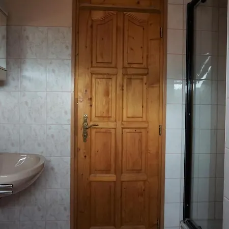 Grosses Ferienhaus Plattensee Balaton - Nyaralo Haz 6 Szobaval, 5 Fuerdoszobaval, 3000 Nm *