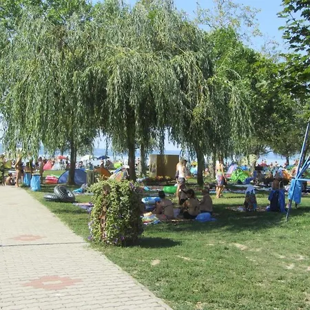 Grosses Ferienhaus Plattensee Balaton - Nyaralo Haz 6 Szobaval, 5 Fuerdoszobaval, 3000 Nm