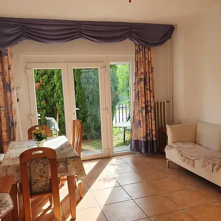 アパート Grosses Ferienhaus Plattensee Balaton - Nyaralo Haz 6 Szobaval, 5 Fuerdoszobaval, 3000 Nm Szólád