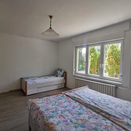 Appartement Grosses Ferienhaus Plattensee Balaton - Nyaralo Haz 6 Szobaval, 5 Fuerdoszobaval, 3000 Nm Szolad