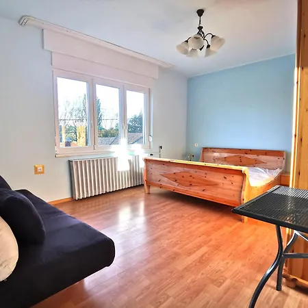 Lejlighed Grosses Ferienhaus Plattensee Balaton - Nyaralo Haz 6 Szobaval, 5 Fuerdoszobaval, 3000 Nm *