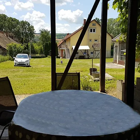 Grosses Ferienhaus Plattensee Balaton - Nyaralo Haz 6 Szobaval, 5 Fuerdoszobaval, 3000 Nm Lejlighed